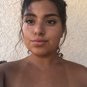 Meet your Posher, Alexis